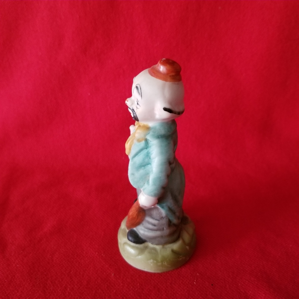 5" HAND PAINTED FIGURINE - Picture 2 of 5